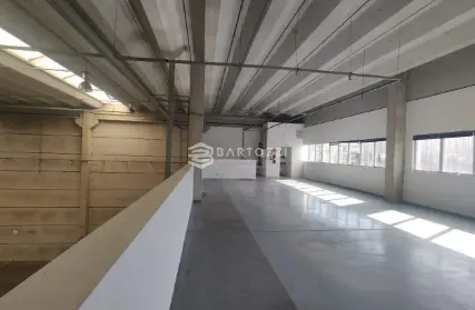 Imagem: Galpão / Salão para Alugar, Piraporinha