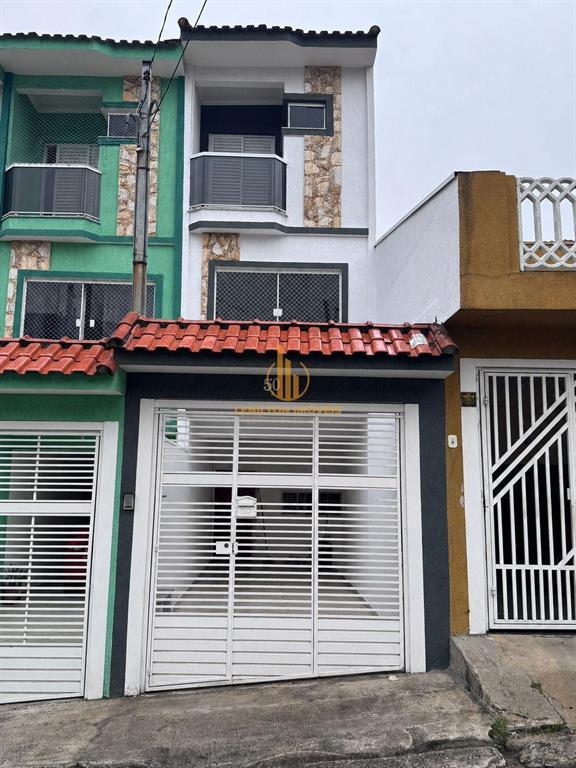 Sobrado à Venda: Vila Alto de Santo André, 2 Quartos, 2 Suítes,2 Vagas por R$ 590.000,00.