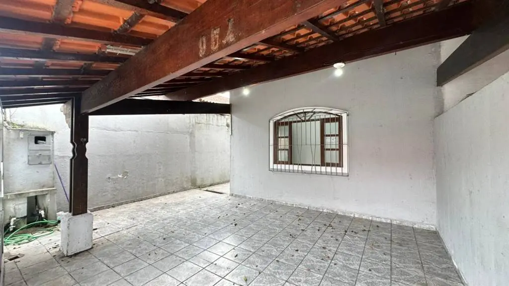 Casa Térrea à Venda: Vila Tupi, 2 Quartos, 2 Vagas por R$ 370.000,00.