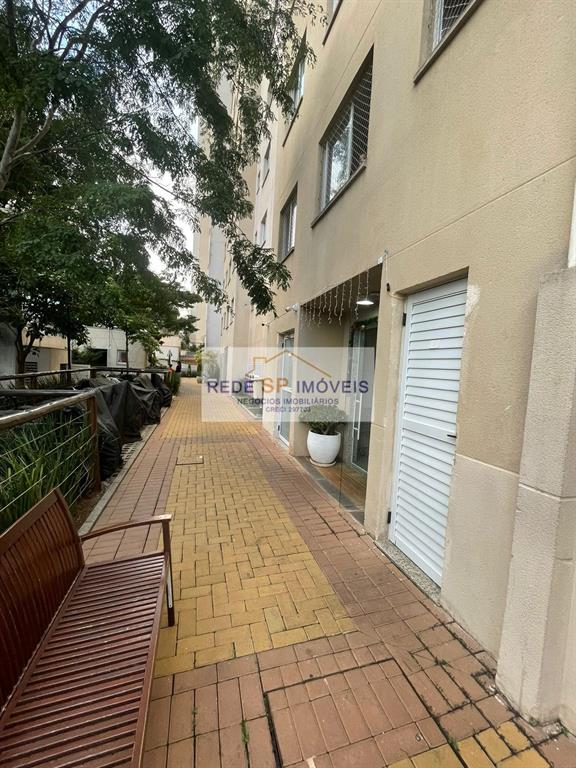 Apartamento à Venda: Vila Carmosina, 2 Quartos, por R$ 225.000,00.