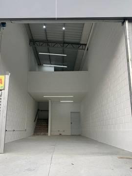 Galpão / Salão para Alugar ZL Imóvel - Imagem 1