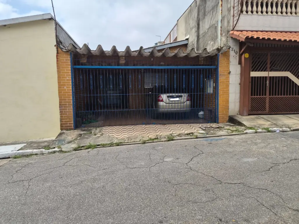 Casa Térrea à Venda: Jardim Laone, 1 Quarto, 2 Vagas por R$ 300.000,00.