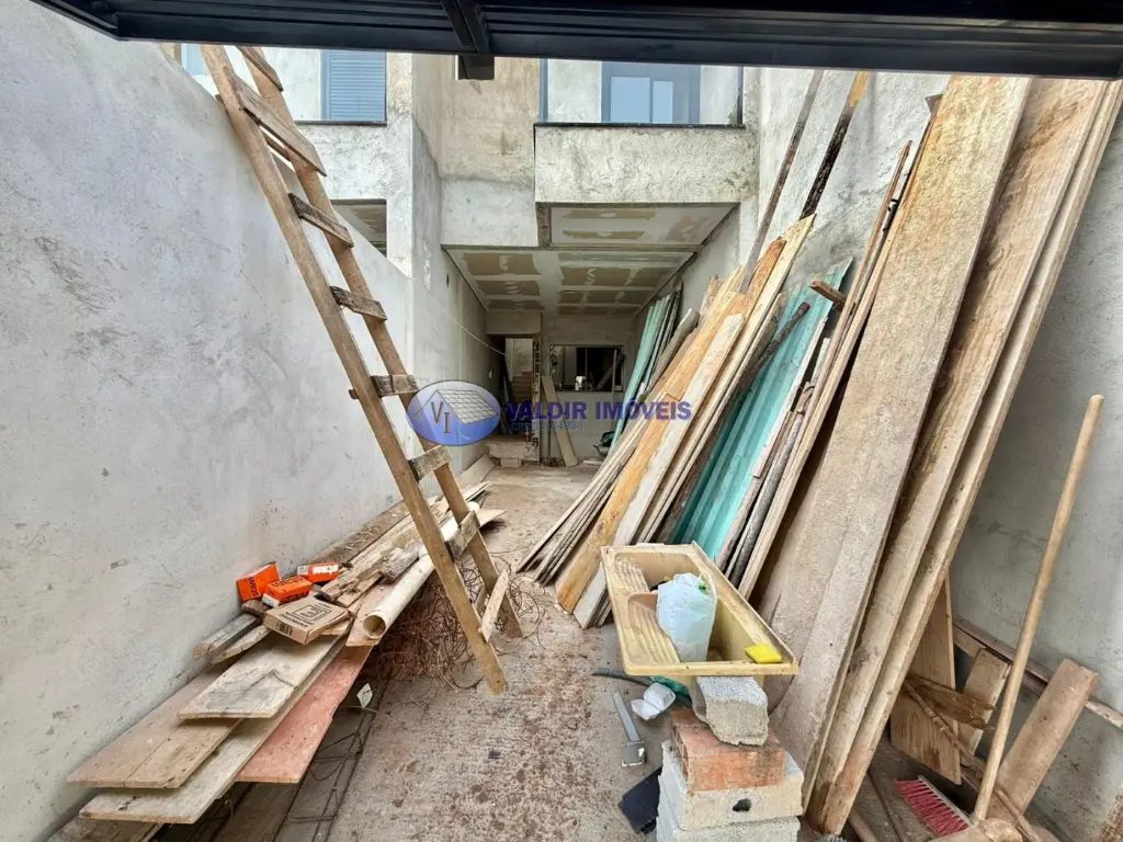 Sobrado à Venda: Vila Elze, 2 Quartos, 1 Suíte,2 Vaga por R$ 630.000,00.