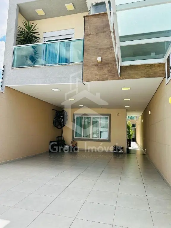 Sobrado à Venda: Penha, 4 Quartos, 4 Suítes,5 Vagas por R$ 1.755.000,00.
