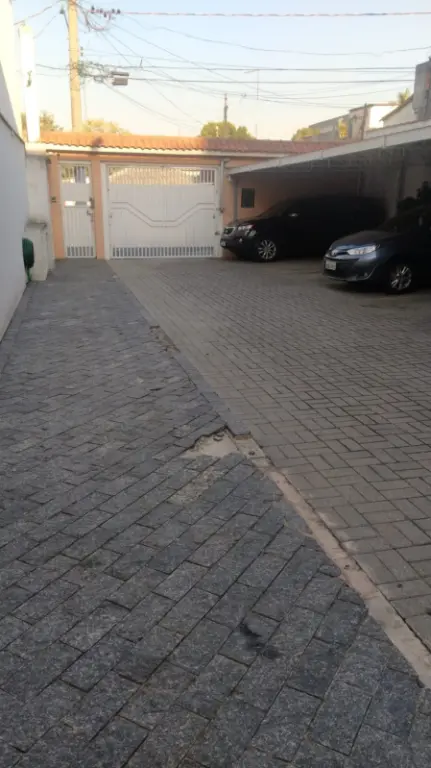 Sobrado à Venda: Vila Ré, 2 Quartos, 1 Vagas por R$ 370.000,00.