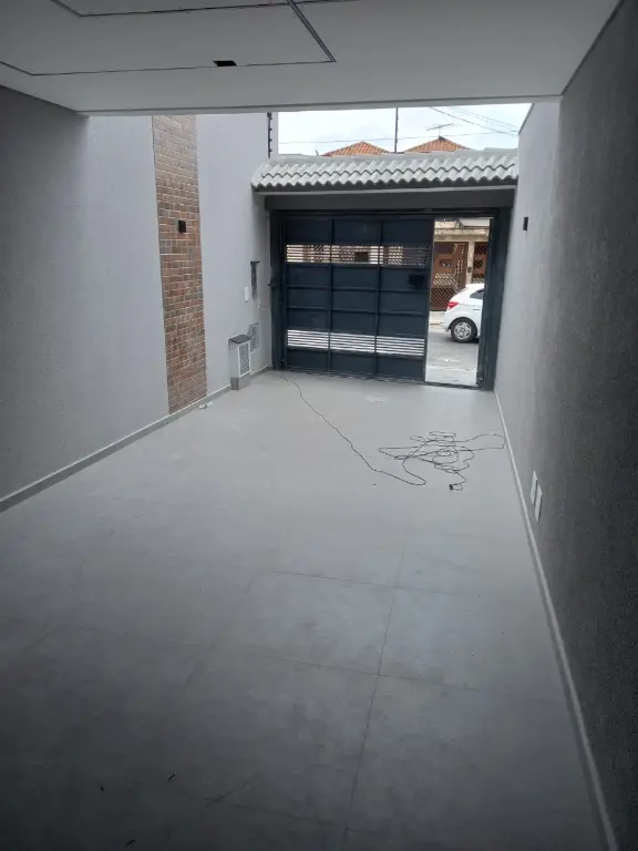 Sobrado à Venda: Vila Ré, 3 Quartos, 3 Suítes,2 Vagas por R$ 980.000,00.