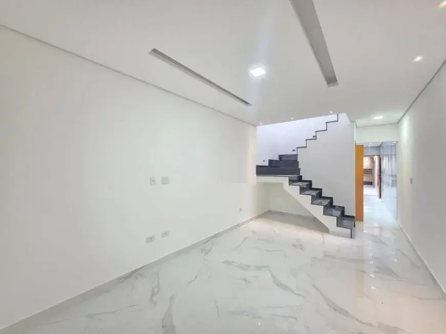 Sobrado à Venda: Vila Ré, 3 Quartos, 1 Suíte,2 Vaga por R$ 860.000,00.