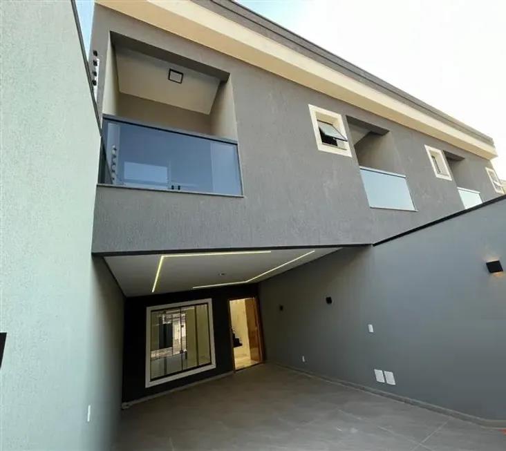 Sobrado à Venda: Jardim Três Marias, 3 Quartos, 3 Suítes,2 Vagas por R$ 749.000,00.
