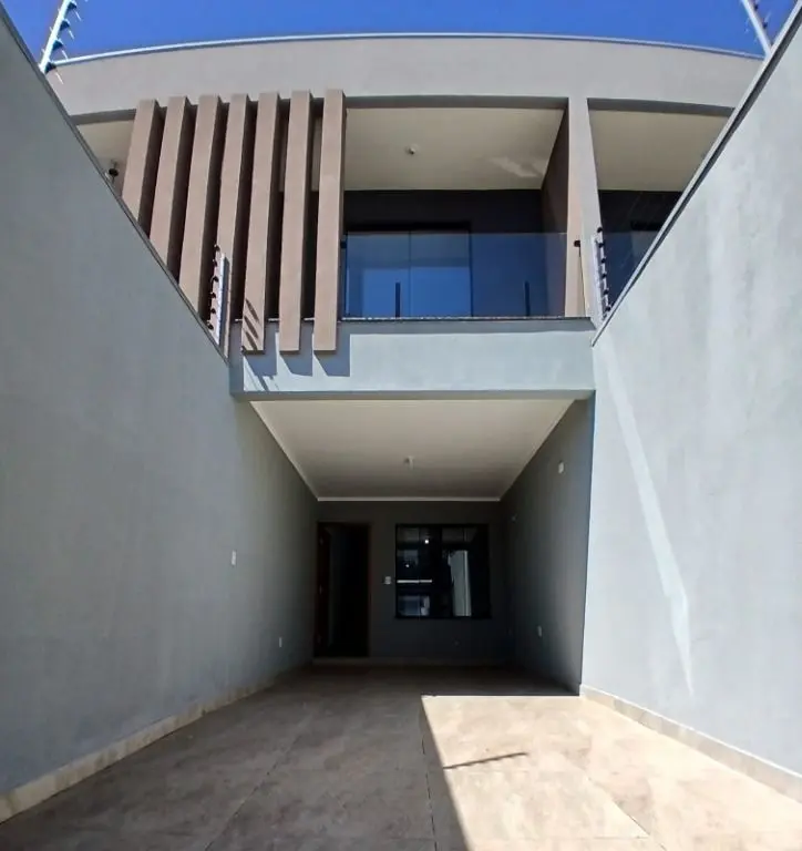 Sobrado à Venda: Vila Antonieta, 2 Quartos, 2 Suítes,2 Vagas por R$ 580.000,00.
