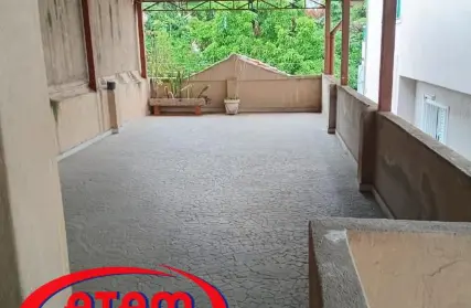 Imagem: Sobrado para Alugar, Chora Menino