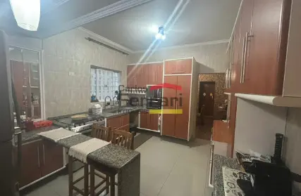 Imagem: Sobrado para Venda, Chora Menino