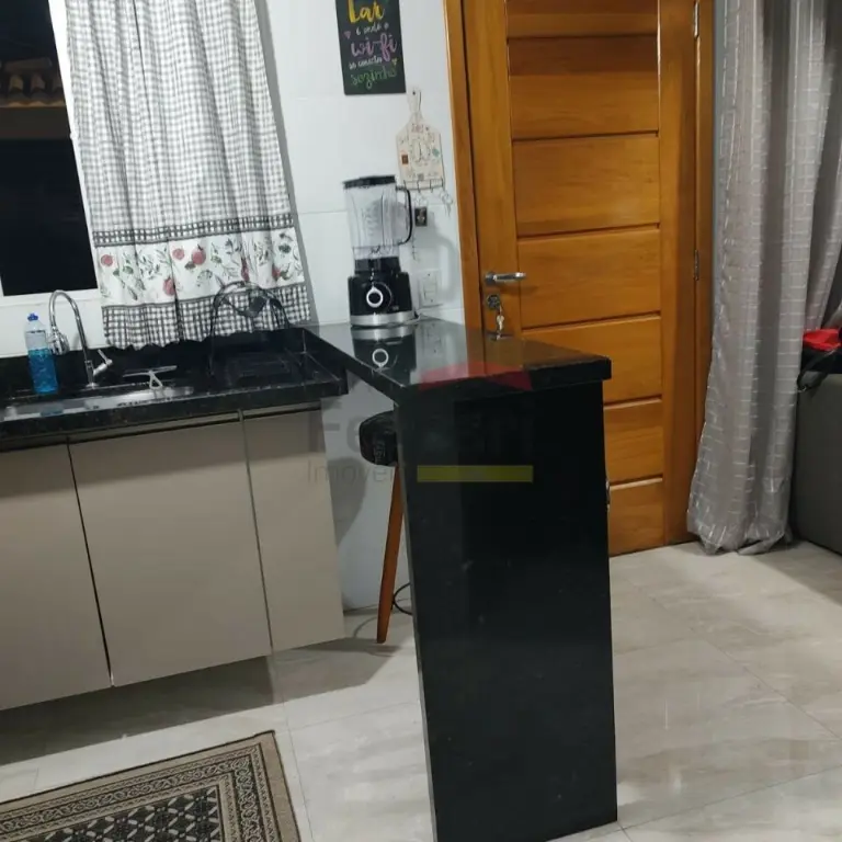 Sobrado à Venda: Vila Nivi, 2 Quartos, 2 Suítes,3 Vagas por R$ 680.000,00.