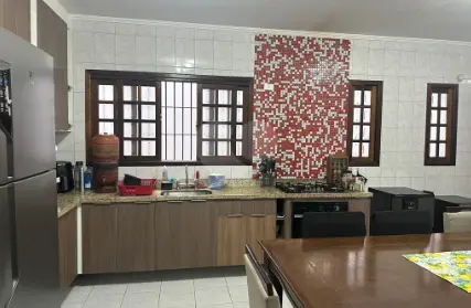 Imagem: Sobrado para Venda, Chora Menino