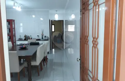 Imagem: Sobrado para Venda, Chora Menino