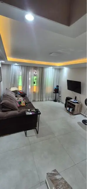 Sobrado à Venda: Tremembé, 3 Quartos, 3 Suítes,2 Vagas por R$ 560.000,00.