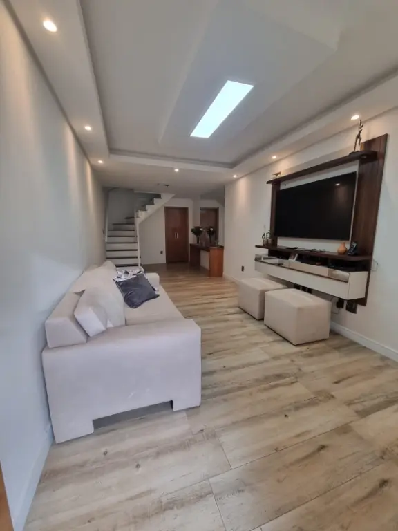 Sobrado à Venda: Santa Teresinha, 2 Quartos, 1 Vagas por R$ 690.000,00.