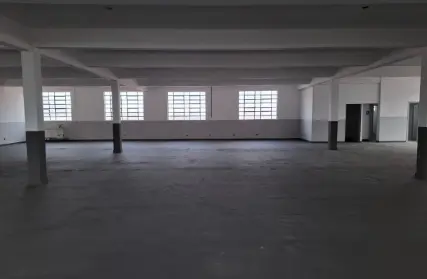 Imagem: Galpão / Salão para Alugar, Chora Menino