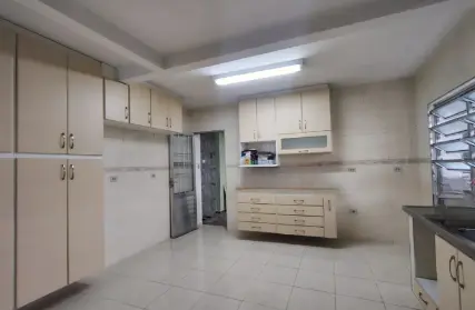 Imagem: Sobrado para Alugar, Chora Menino