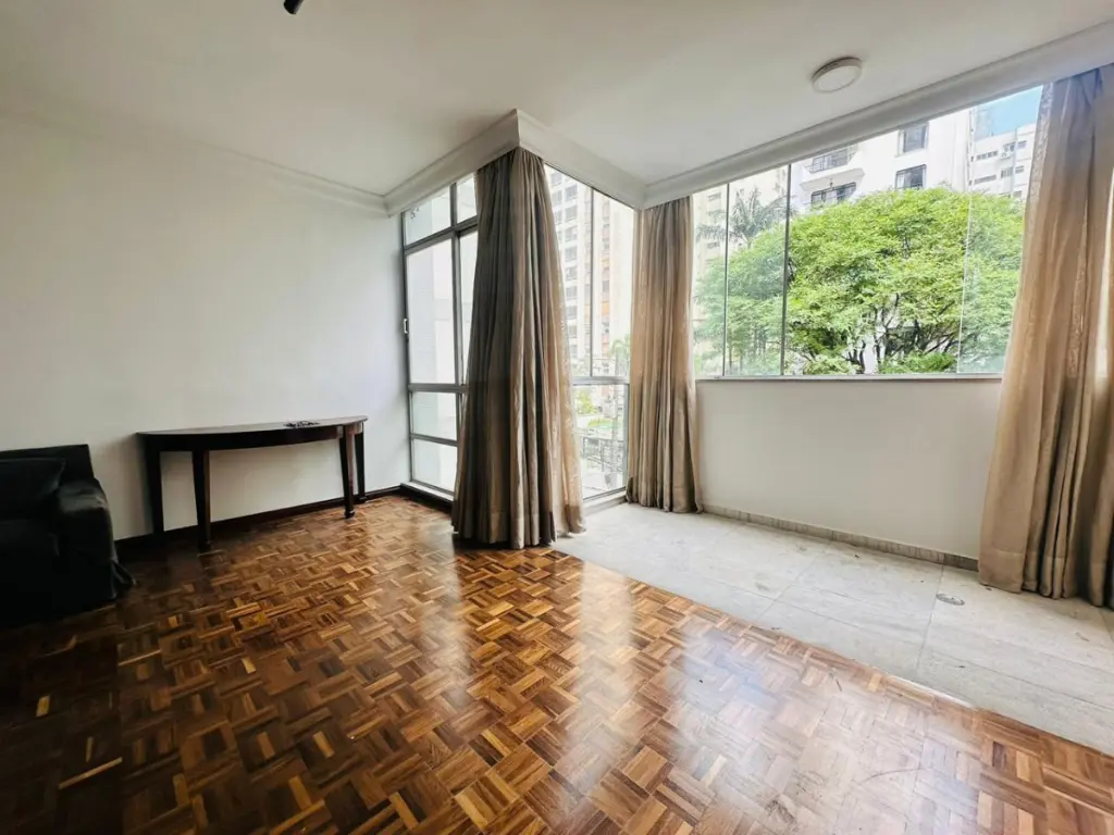 Apartamento à Venda: Jardim América, 3 Quartos, 1 Suíte,1 Vaga por R$ 3.900.000,00.