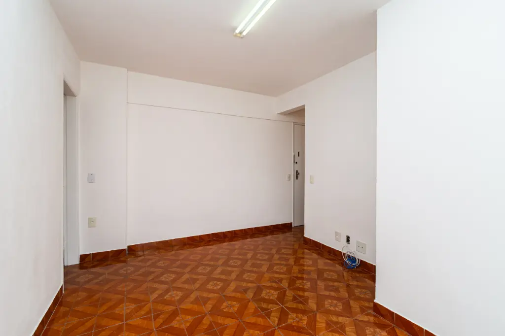 Apartamento à Venda: Aclimação, 2 Quartos, 1 Vagas por R$ 380.000,00.