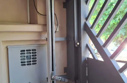 Imagem: Sobrado para Venda, Conjunto Residencial Ingai