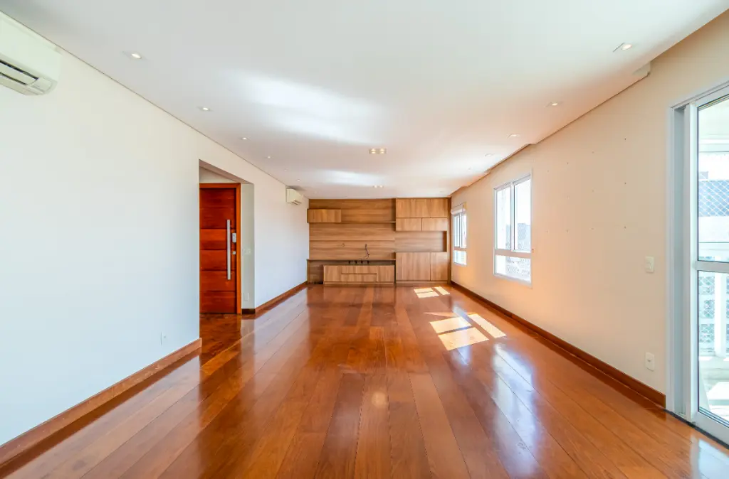 Apartamento à Venda: Vila Olímpia (Zona Sul), 3 Quartos, 3 Suítes,4 Vagas por R$ 5.900.000,00.