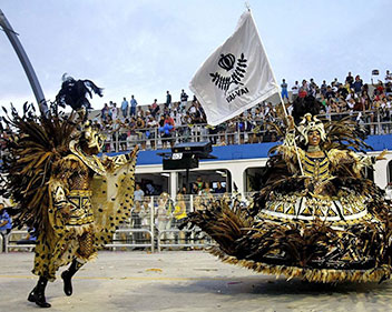 Bairros paulistanos dão asas à imaginação no carnaval