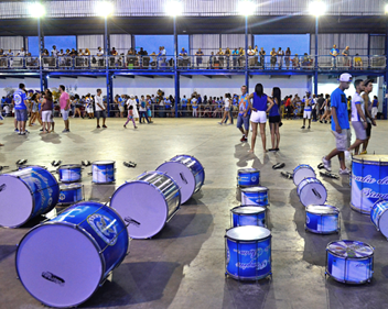 Bairros paulistanos dão asas à imaginação no carnaval