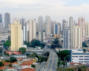 Zona leste à espera de bons negócios